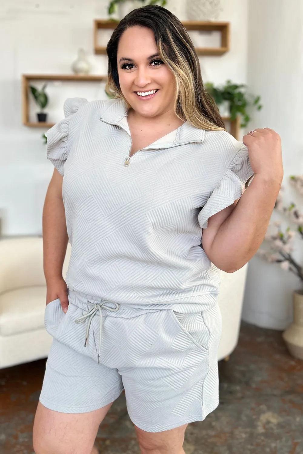 Conjunto Double Take com Top Texturizado Manga Babado e Short com Cordão - Lara Moda