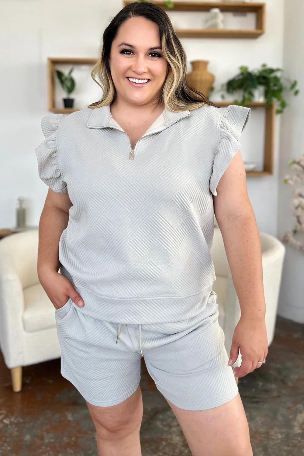 Conjunto Double Take com Top Texturizado Manga Babado e Short com Cordão - Lara Moda