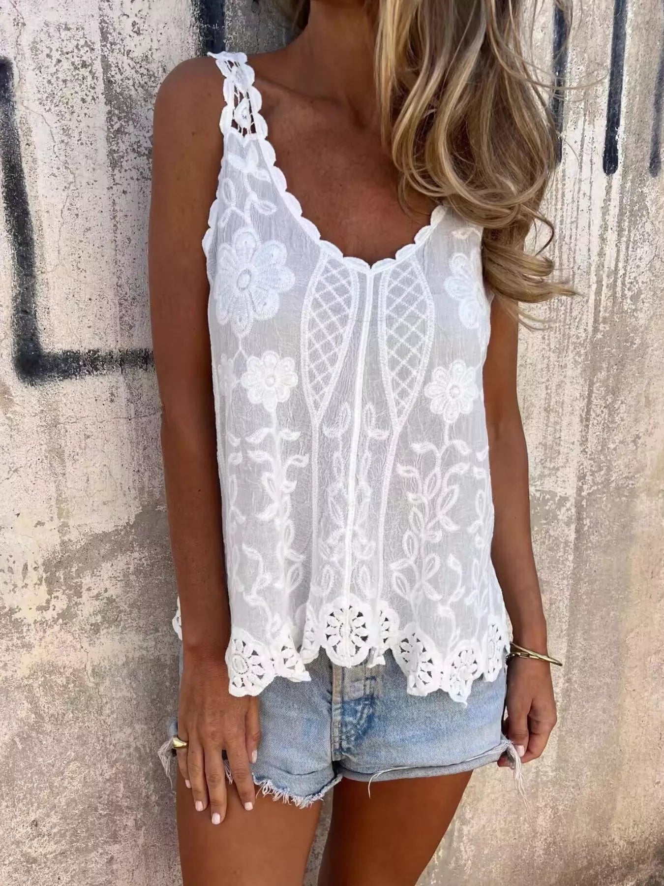 Floral Lace Crochet Trim Tank - Lara Moda