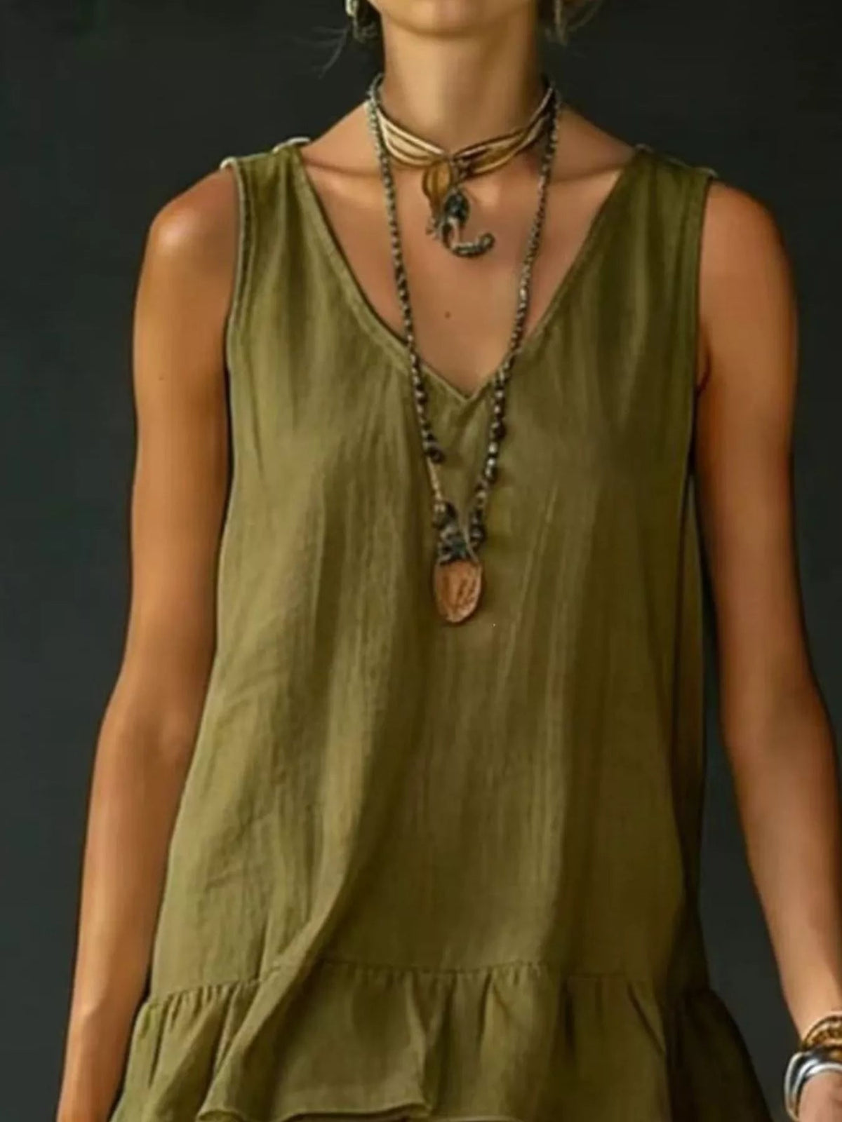 Full Size Ruffled Hem V-Neck Sleeveless Dress Plus Size - Lara-moda store