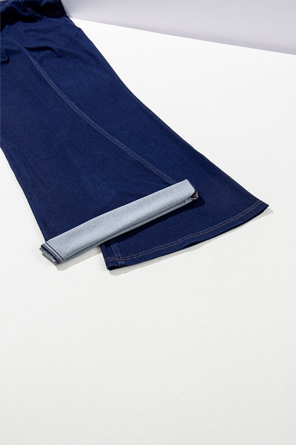 High-Waisted Flare Jeans - Lara Moda
