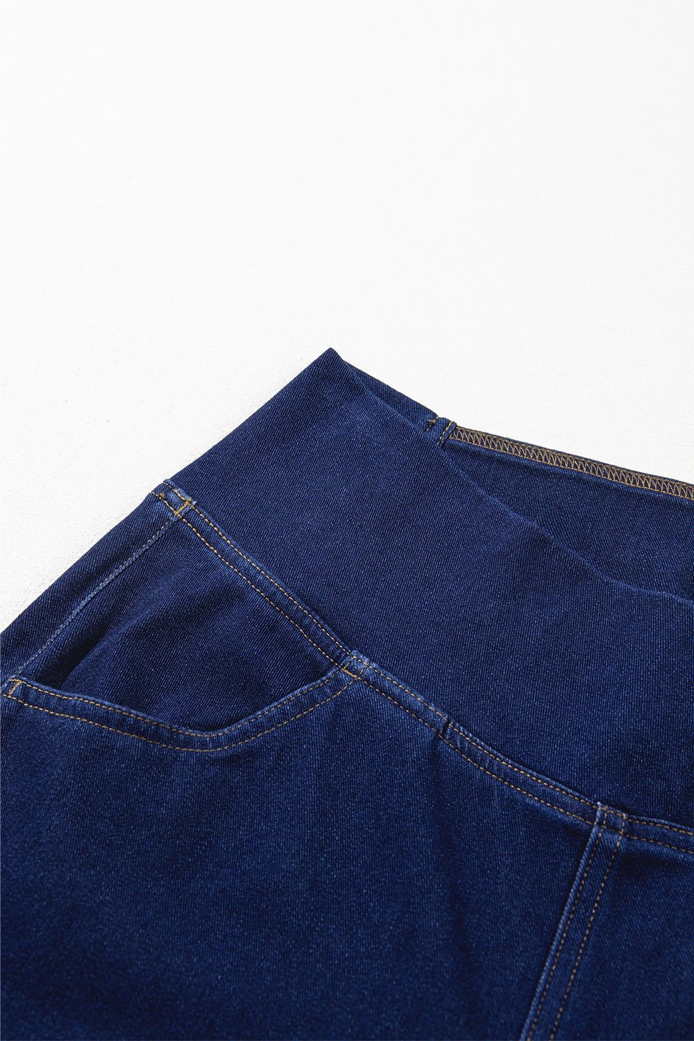 High-Waisted Flare Jeans - Lara Moda