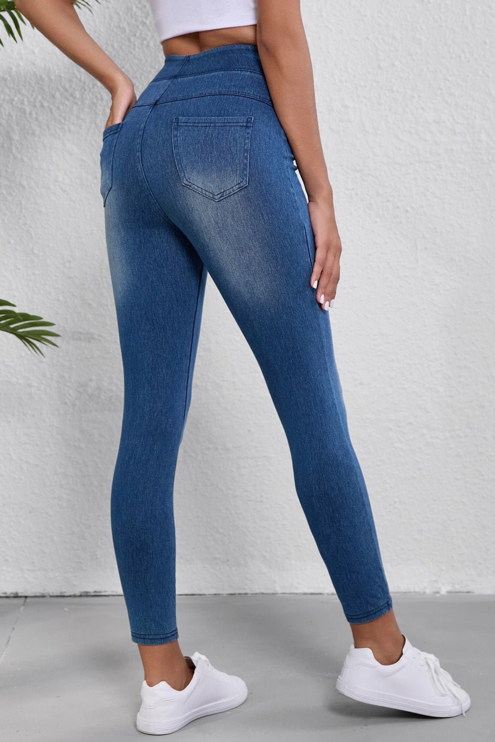 High-Waisted Skinny Jeans - Lara Moda