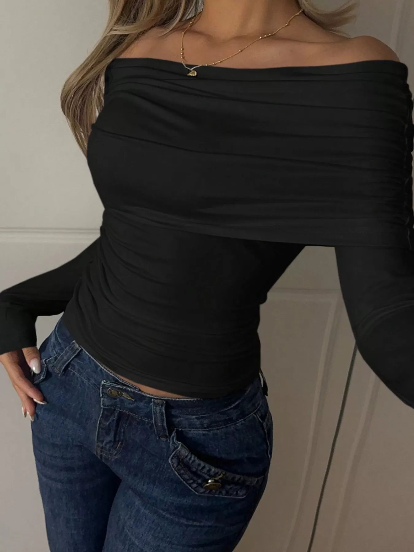 Off-Shoulder Ruched Long Sleeve T-Shirt - Lara Moda