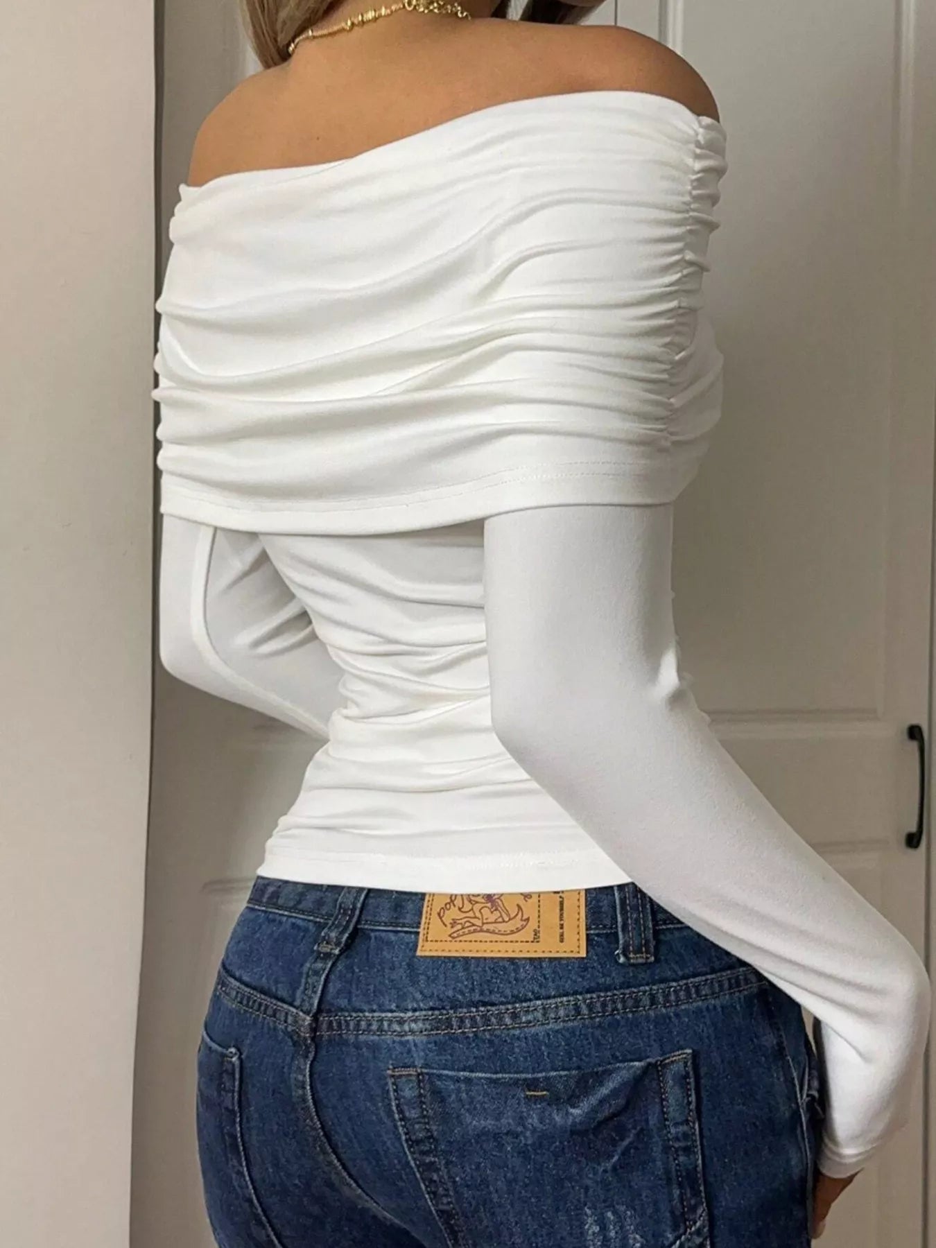 Off-Shoulder Ruched Long Sleeve T-Shirt - Lara Moda
