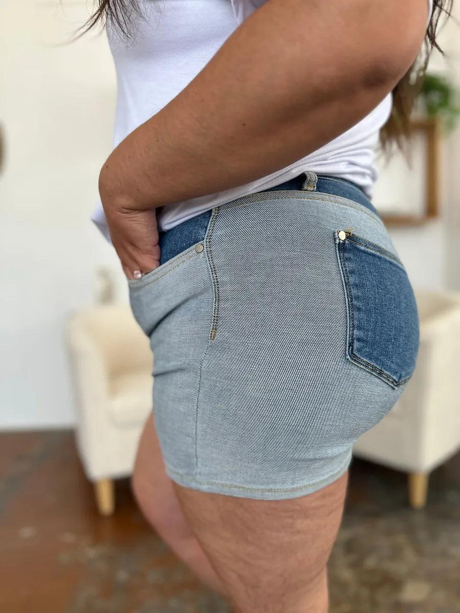 Short Jeans Judy Blue Color Block - Tamanho Grande - Lara Moda