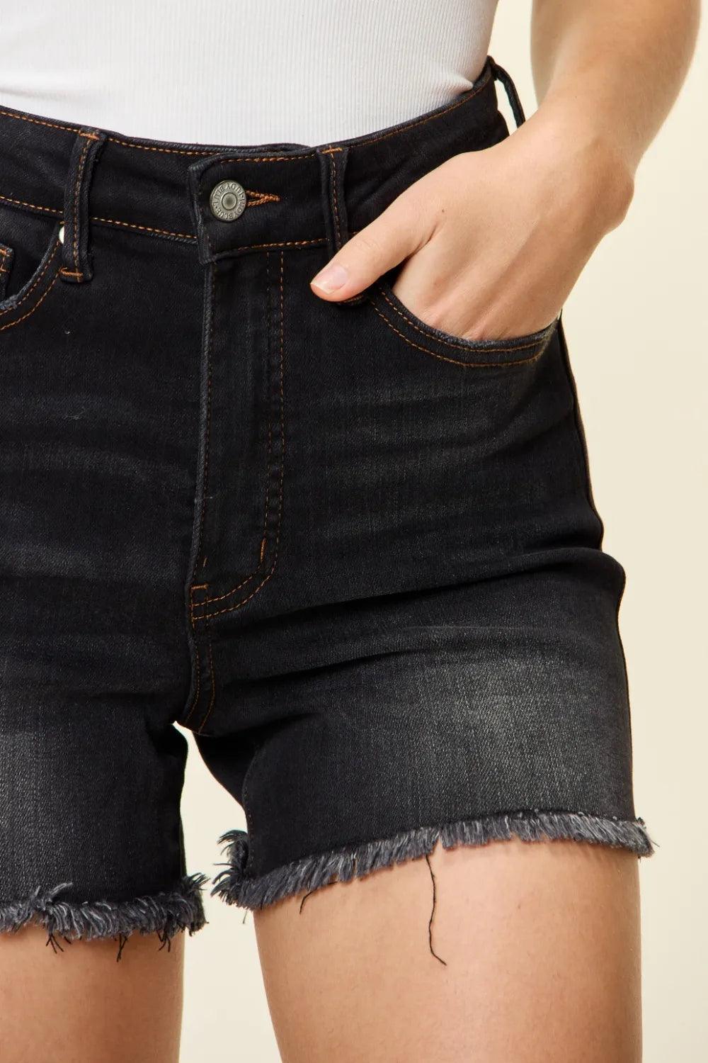 Short Jeans Judy Blue com Controle de Barriga - Barra Desfiada - Lara Moda